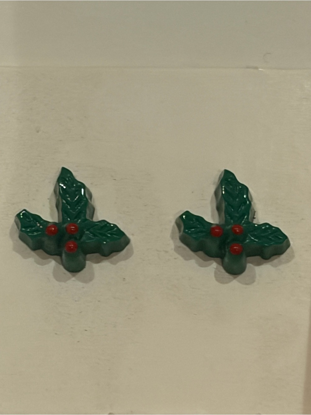 NIB Vintage Avon Holly Leaf & Berry Pierced Stud Earrings